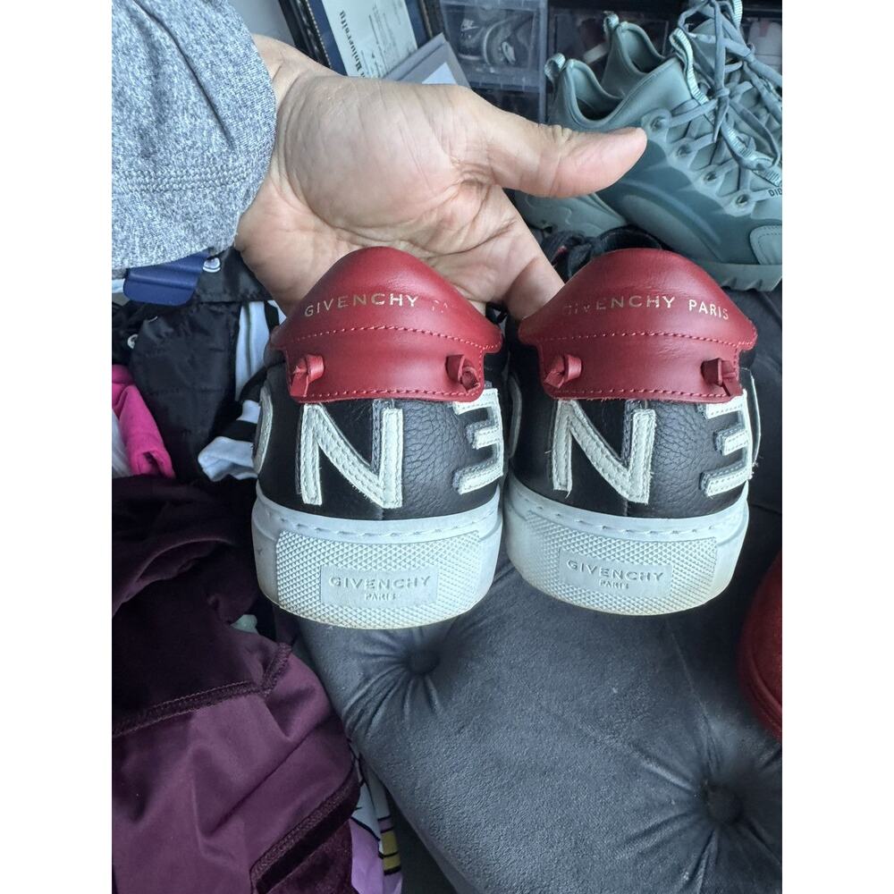 Givenchy Reverse Logo Low Top - Picture 6 of 6